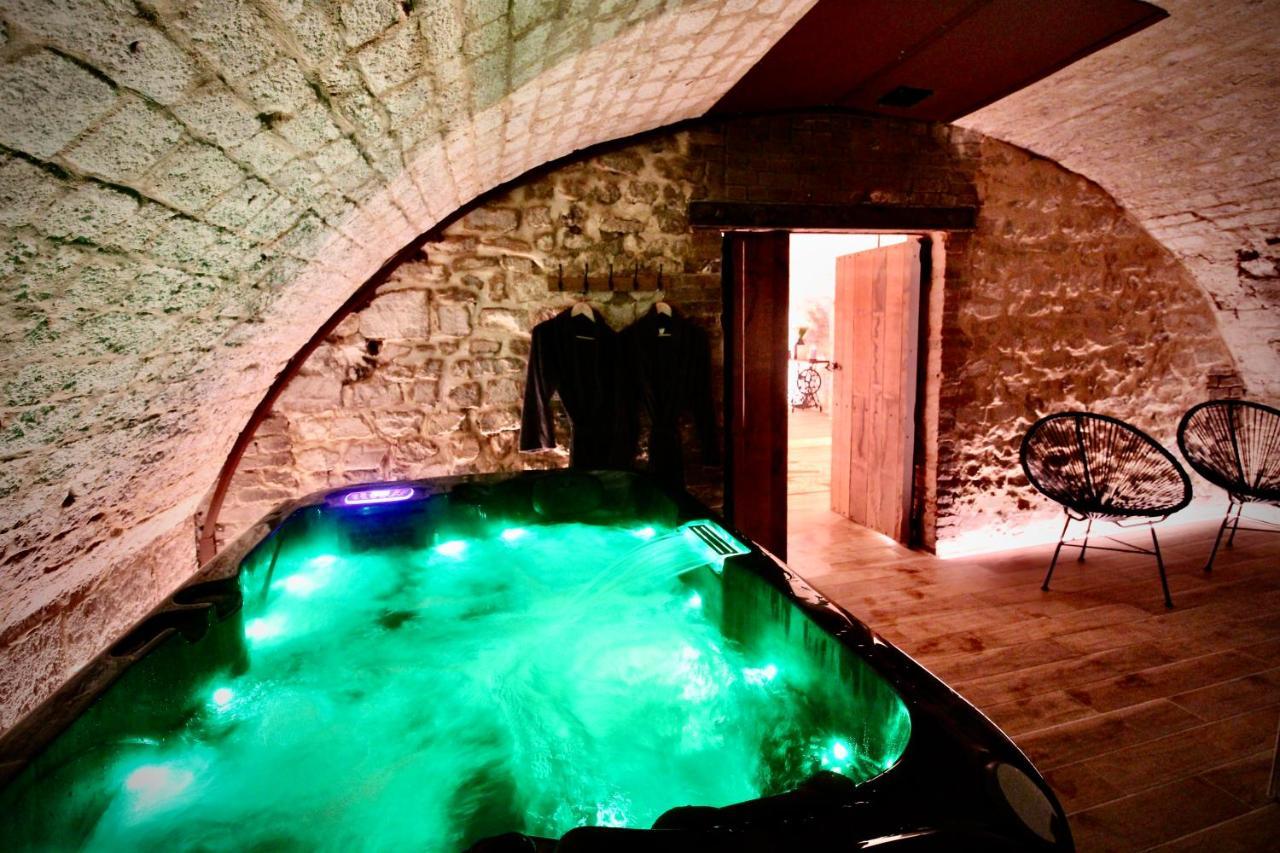 Spa Gaalor***** - Jacuzzi & Sauna A Ruan Exterior foto